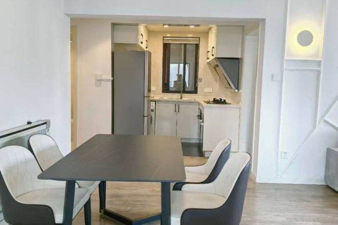 12.5k Bright 2Br with floor heating Nr Changping rd.line7