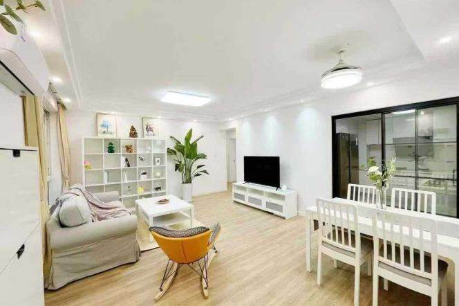 Good value 3brs2baths in caoyang rd area