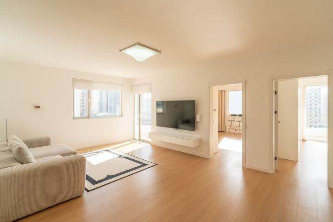  Tonghui Apartment /3BR with floor Heating & Dual Balconies /xujiahui station 