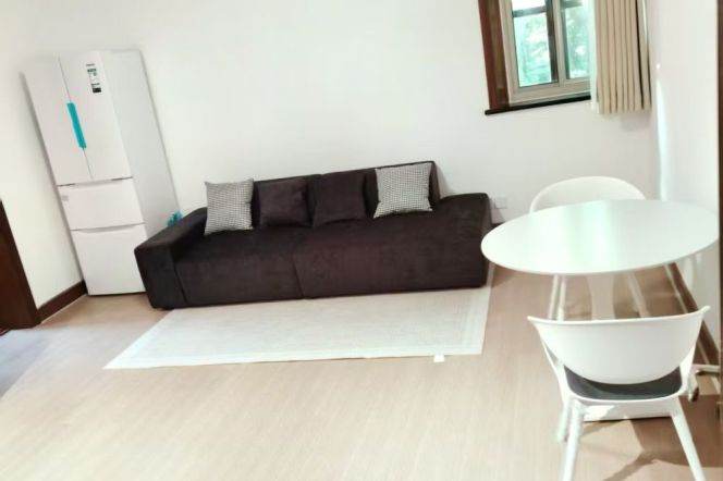 Jing'an District, right by the West Nanjing Road metro station Lines 2, 12, and 13