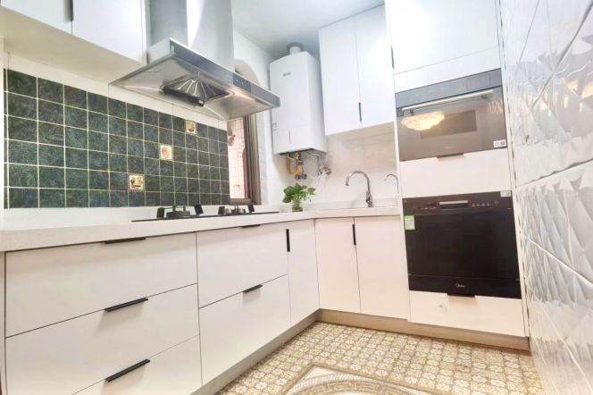 110 sqm 2 br Apt &floor heating &oven &dishwasher/Yanping rd jing'an 12K
