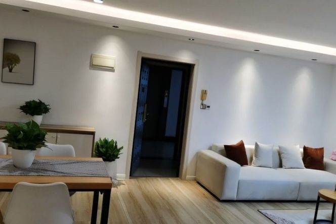 13k 2Br 2Bathr with floor heating Nr Changping Rd.line7 can be short term