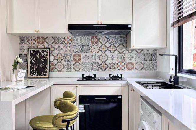  Modern 1+1br lanehouse nr South Shaanxi Rd   L1/10/12