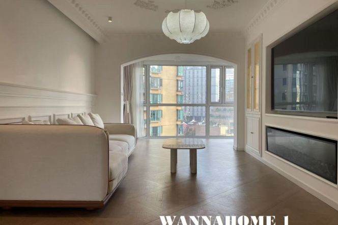 Spacious&Bright&Modern 3Bdrs 2Baths/W Nanjing Rd CBD/Open Balcony/Great Compound