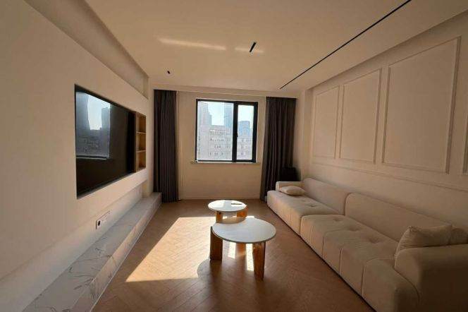 West Nanjing Rd ,elevator,good view,floor heating,big storage space