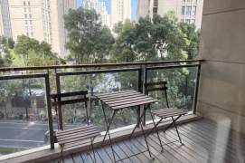 New World, large 2-bedroom apartment with outdoor balcony, L 10-13