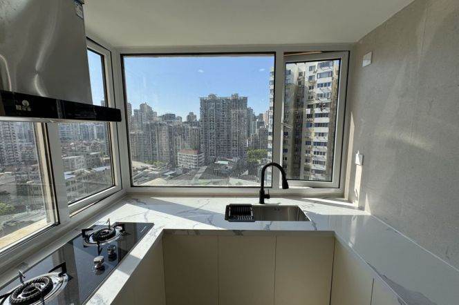 High-rise 2br Flat in Changping Road