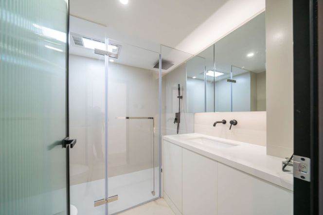 2 br+2 bath Duplex &floor heating &balcony/zhongshan park 15K