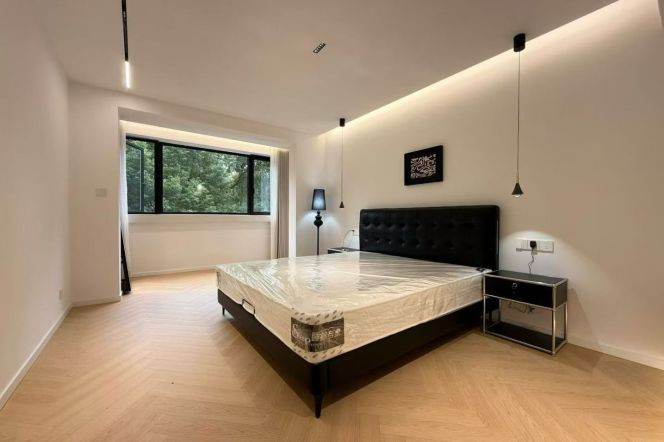 Newly Renovated Elevator 1Br/2Lr/1Bt@L7 Changping Rd Station