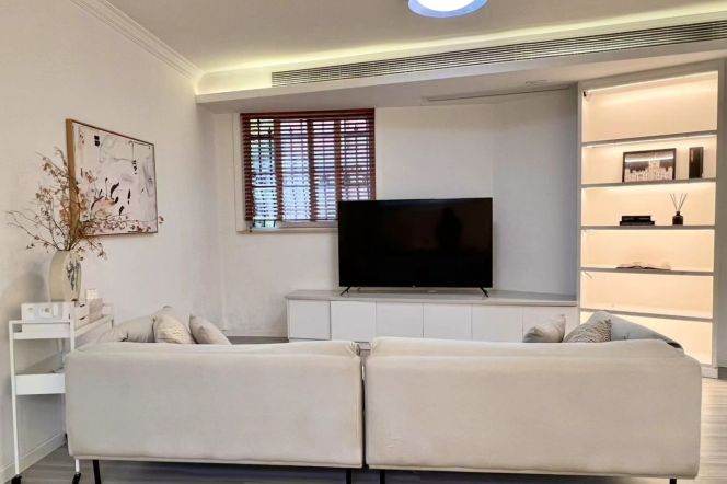 2 br modern Apt &central AC &oven &bathtub/Zhongtan rd Putuo 10.3K