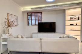 2 br modern Apt &central AC &oven &bathtub/Zhongtan rd Putuo 10.3K