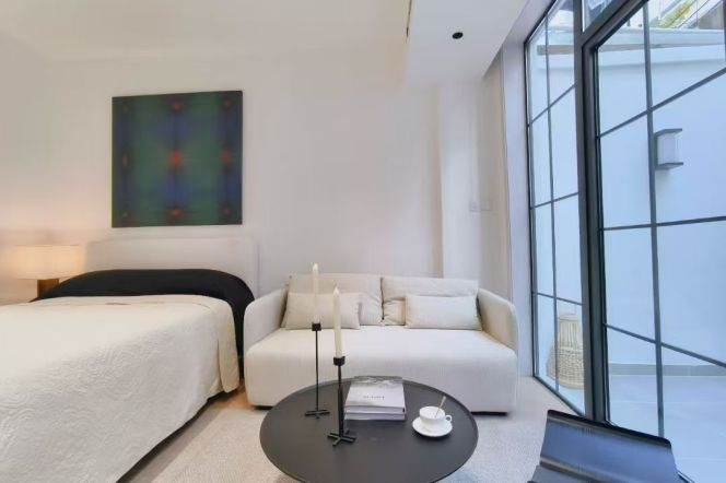 1BR modern & bright / private yard near iapm