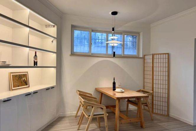 2 br modern Apt &central AC &oven &bathtub/Zhongtan rd Putuo 10.3K