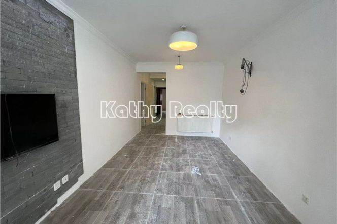 Spacious 1BR +yard wall heating Changshu Rd 9500