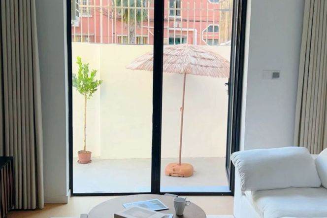 Newly Renovated Well-lighted 2Br/2Lr/1Bt+Lovely Yard@L10 Longbai Xincun Metro Station 