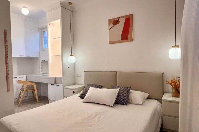 2 br modern Apt &central AC &oven &bathtub/Zhongtan rd Putuo 10.3K