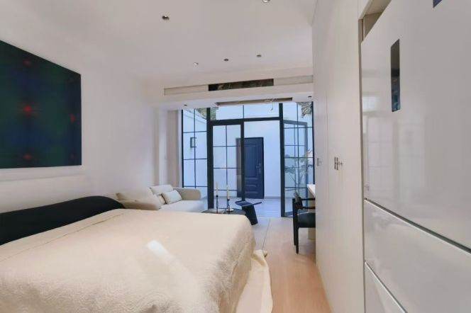 1BR modern & bright / private yard near iapm