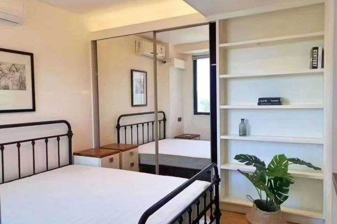 Changshu Rd Station Elevator 1+1Br Line1/7