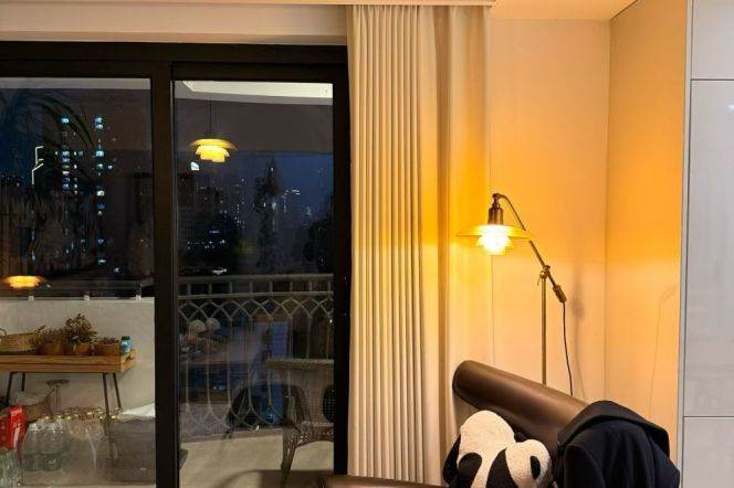 High rise 2brs&2baths with balcony near Jiashan Road