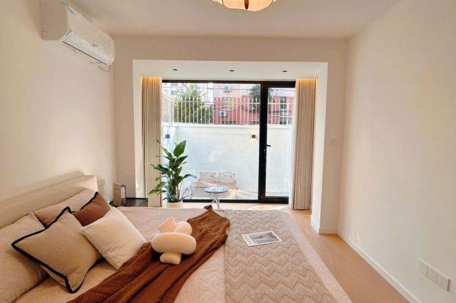2 br newly renovated chic Apt&lovely yard&Central AC Gubei 10.5K