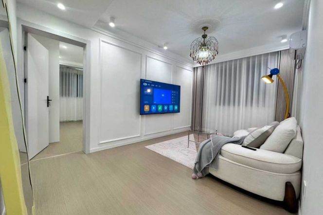 Pudong area/spacious 1br 2lr/big living room,Yuanshen rd@L14