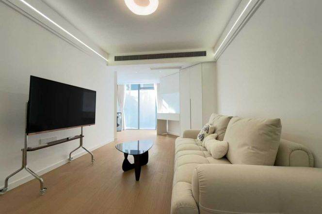 jiangsu rd 1BR/big yard@L2/11