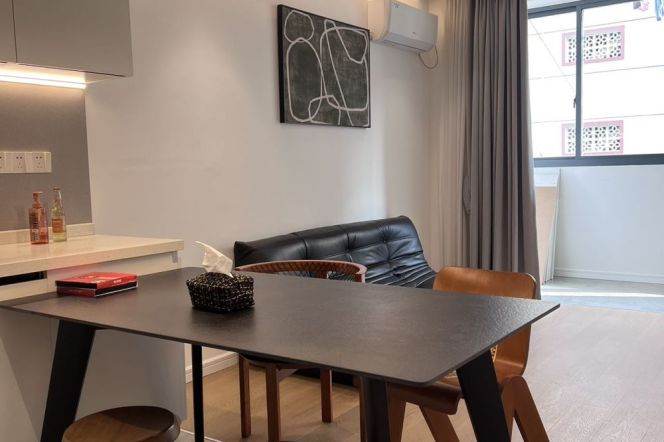 Spacious 1br 2lr/bright room/cozy&quiet,Middle Longhua rd@L12/7