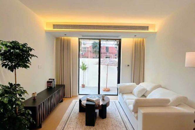 2br, garden, dryer, subway L10 , mall, 80sq+30sq,9.8k