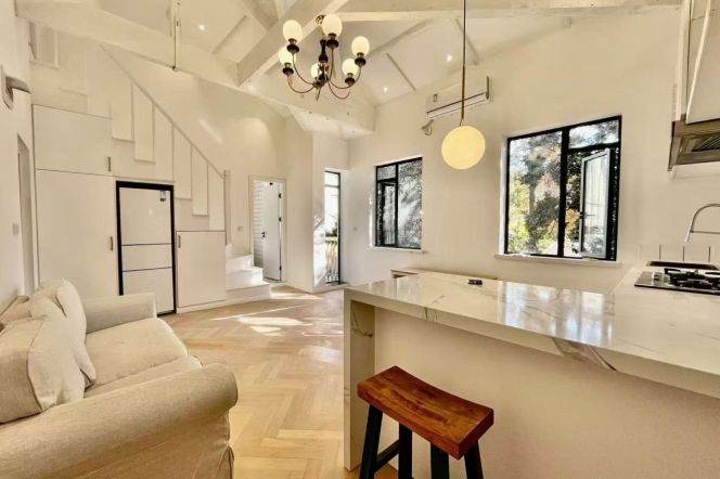 Charming elegant loft 1br 2lrs Balcony Nr L1/7 changshu rd sta