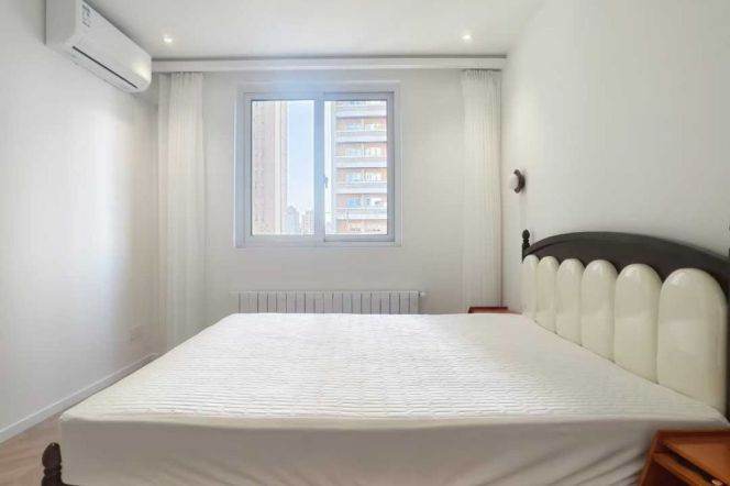  Modern 1br apt with Balcony nr Changshu rd  L1/7 