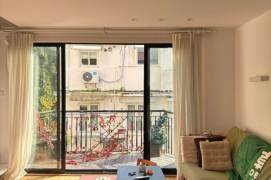 Beautiful 1br&2baths with balcony near IAPM/Jing'an Temple