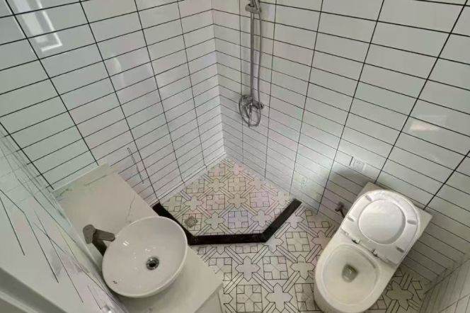 1 br unique old house &high ceiling &outdoor/changshu rd 12K