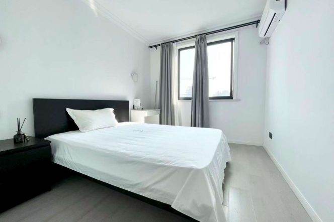 Hongqiao Rd Station Elevator 3Br/2Bath Line3/4/10