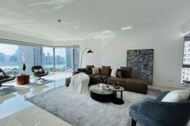 Morden 4brs with river view and flopr heating in Lujiazui