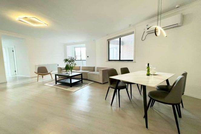 Hongqiao Rd Station Elevator 3Br/2Bath Line3/4/10