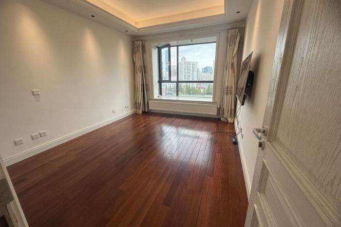  Quality 2br with Balcony at Changning &Parking  L3/4/10/11