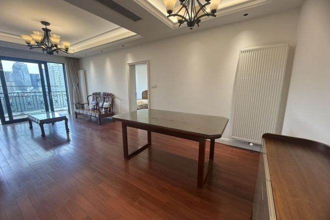  Quality 2br with Balcony at Changning &Parking  L3/4/10/11