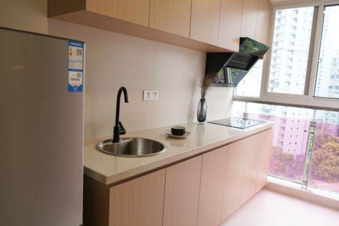 1br,SubwayL1,4 SH indoor stadium,1stop to Xujiahui ,Key，6.3k