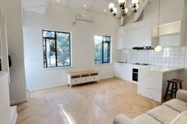 Charming elegant loft 1br 2lrs Balcony Nr L1/7 changshu rd sta