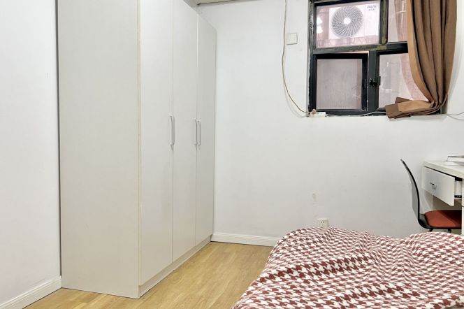 Christmas Special Rate,near hanzhong rd with balcony long/short term,ECNU/TJU