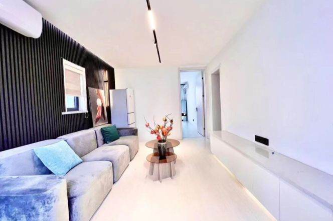 jiangsu rd station one bedroom