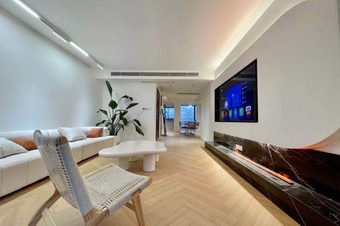 3BR 2BTH w/ Balcony nr HanZhong RD