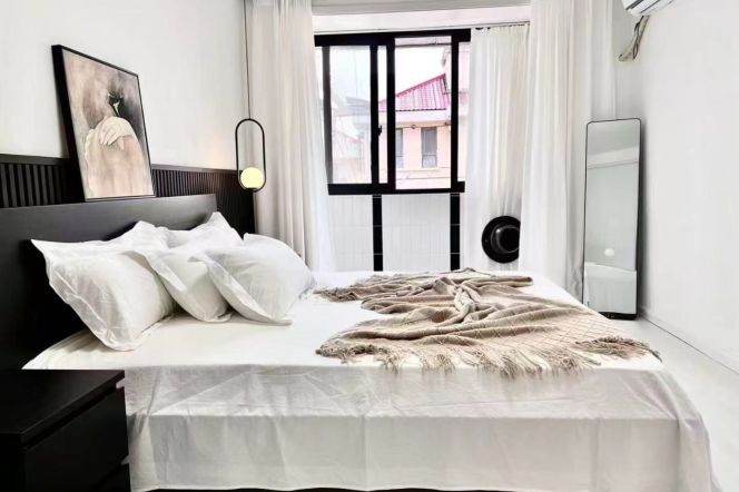 jiangsu rd station one bedroom