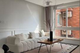 Modern&Spacious 2Bdrs 1Bath Apt+French Windows+L7 Chang Ping Rd/Jing An Temple