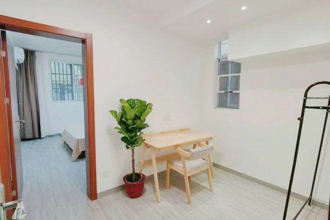 Lovely 1BR bright n cozy w storage near iapm