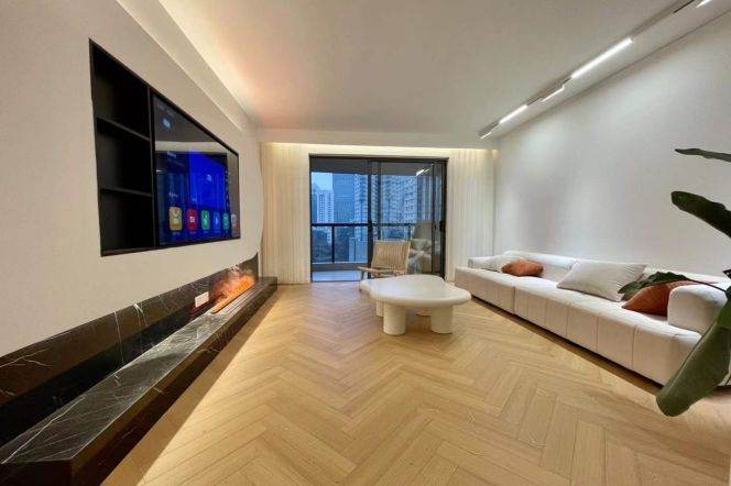 3BR 2BTH w/ Balcony nr HanZhong RD