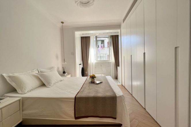 Hongqiao rd 1BR 1LR@L3/4/10,all bright room/central AC/brand furniture