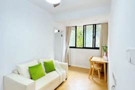 Jiangsu rd cozy 1br 1lr@L2/11,all bright room/big living room/Great value