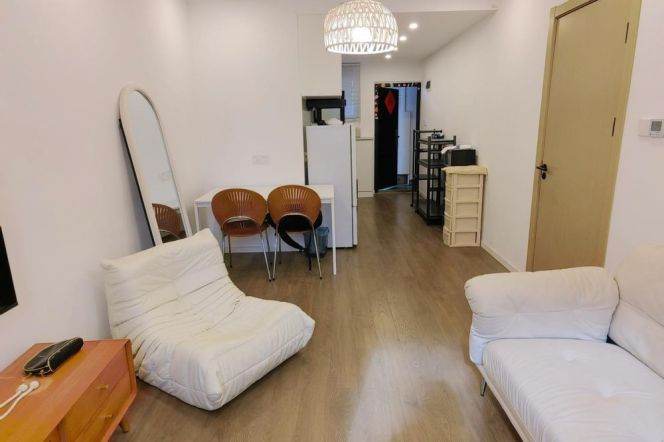 Good layout 1 br with green view in XuHui, L4/7 Dong'an Rd St. + L4/12 DaMuQiao Rd St.