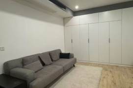affordable apartment - elevator-1bed 70sqm -high rise building- line2 west nanjing road 
